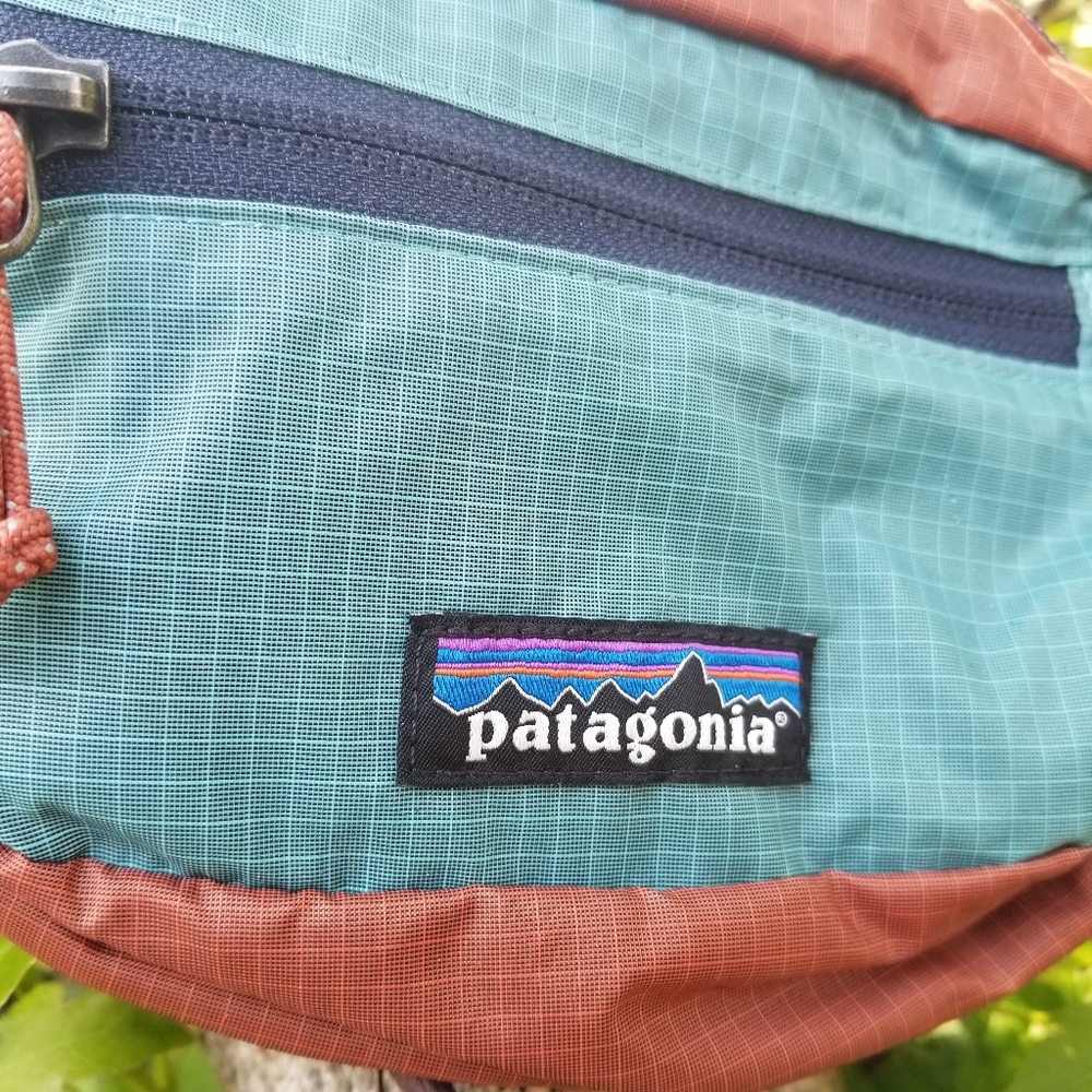 Patagonia Ultralight Black Hole Mini Hip Pack Fanny Burl  Red Unisex - Picture 5 of 9